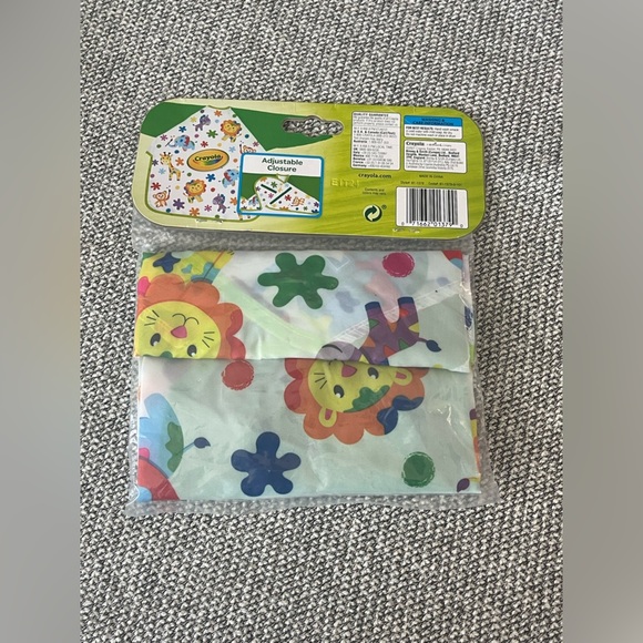 Crayola Creative Art Set Green and Yellow - Picture 2 of 7